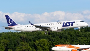 Photo of SP-LNK - Embraer ERJ-195AR operated by LOT Polish Airlines