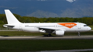 Photo of G-EJCE - Airbus A320-214 operated by easyJet