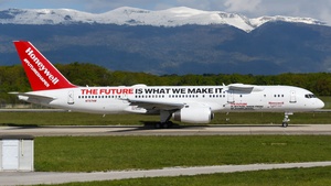 Photo of N757HW - Boeing 757-225 operated by Honeywell International Inc.