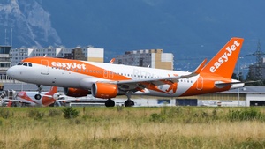 Photo of OE-INI - Airbus A320-214 operated by easyJet Europe