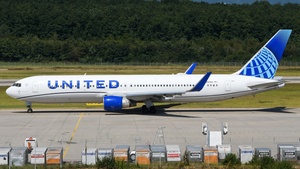 Photo of N659UA - Boeing 767-322(ER) operated by United Airlines
