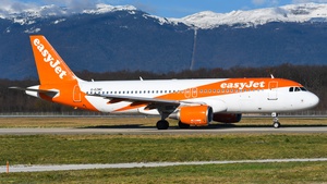 Photo of G-EZWC - Airbus A320-214 operated by easyJet