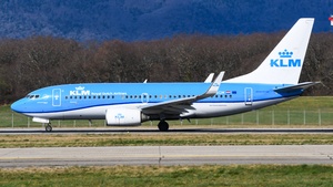 Photo of PH-BGM - Boeing 737-7K2 operated by KLM Royal Dutch Airlines