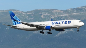 Photo with serial 25285 - Boeing 767-322(ER)