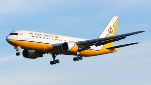 Photo of V8-MHB - Boeing 767-27G(ER) operated by Brunei Royal Flight