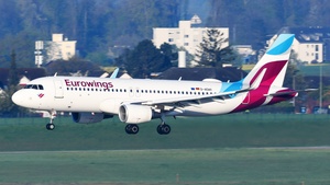 Photo of D-AEWV - Airbus A320-214 operated by Eurowings