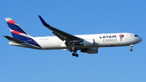 Photo of CC-CXE - Boeing 767-316(ER)(BCF) operated by LATAM Cargo