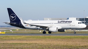 Photo of D-AIZX - Airbus A320-214 operated by Lufthansa
