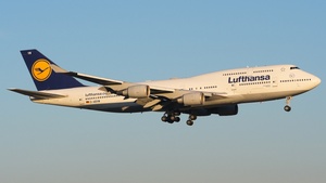 Photo of D-ABVW - Boeing 747-430 operated by Lufthansa