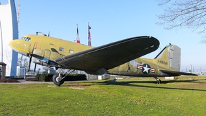 Photo of 43-49081 - Douglas C-47B Skytrain operated by US Army Air Force