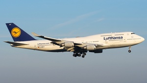Photo of D-ABVY - Boeing 747-430 operated by Lufthansa