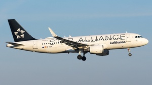 Photo of D-AIZN - Airbus A320-214 operated by Lufthansa