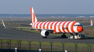 Photo of D-ATCG - Airbus A321-211 operated by Condor