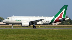 Photo of EI-IMJ - Airbus A319-112 operated by Alitalia