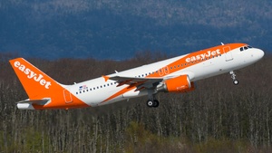 Photo of OE-ICN - Airbus A320-214 operated by easyJet Europe
