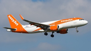 Photo of OE-IVM - Airbus A320-214 operated by easyJet Europe