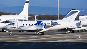 Photo of A6-RAS - Bombardier Challenger 604 operated by DC Aviation Al-Futtaim