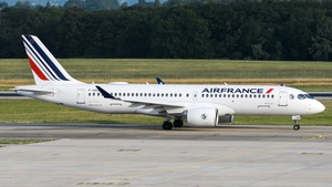Photo of F-HZUX - Airbus A220-300 operated by Air France