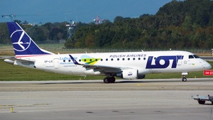 Photo of SP-LIC - Embraer ERJ-175STD operated by LOT Polish Airlines