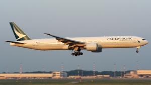 Photo of B-KPY - Boeing 777-367(ER) operated by Cathay Pacific Airways