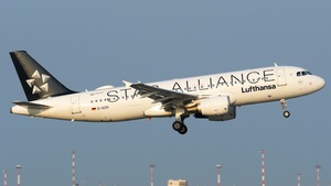 Photo of D-AIZH - Airbus A320-214 operated by Lufthansa