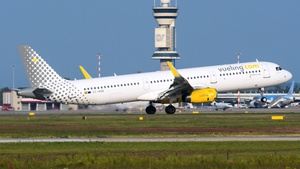 Photo of EC-MQB - Airbus A321-231 operated by Vueling