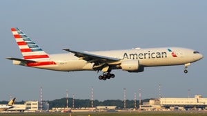 Photo of N781AN - Boeing 777-223(ER) operated by American Airlines