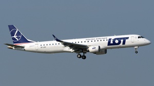 Photo of SP-LNI - Embraer ERJ-195AR operated by LOT Polish Airlines