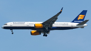 Photo of TF-FIN - Boeing 757-208 operated by Icelandair