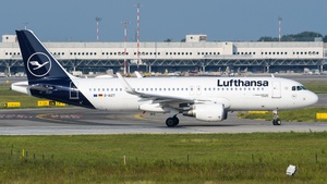 Photo of D-AIZT - Airbus A320-214 operated by Lufthansa