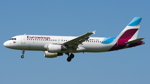 Photo of D-ABNI - Airbus A320-214 operated by Eurowings