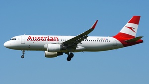 Photo of OE-LZE - Airbus A320-214 operated by Austrian Airlines