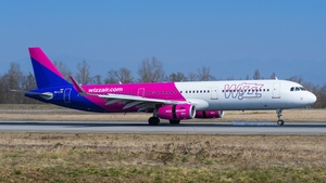 Photo of HA-LTB - Airbus A321-231 operated by Wizz Air
