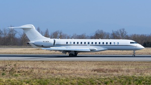 Photo of M-LWCW - Bombardier Global 7500 operated by Eircraft