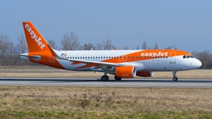 Photo of OE-ICP - Airbus A320-214 operated by easyJet Europe