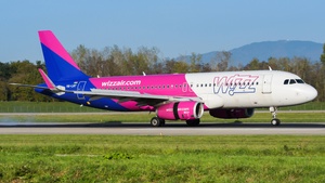 Photo of HA-LWT - Airbus A320-232 operated by Wizz Air