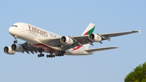 Photo of A6-EEV - Airbus A380-861 operated by Emirates