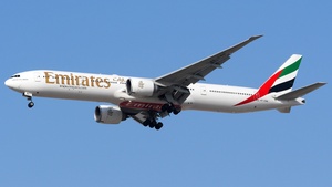 Photo of A6-ENN - Boeing 777-31H(ER) operated by Emirates