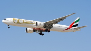 Photo of A6-EPO - Boeing 777-31H(ER) operated by Emirates