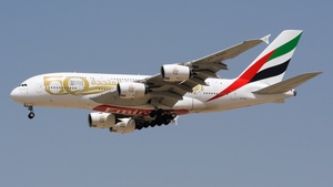 Photo of A6-EUU - Airbus A380-842 operated by Emirates