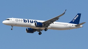 Photo of AP-BOE - Airbus A321-251NX operated by Airblue
