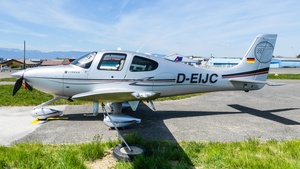 Photo of D-EIJC - Cirrus SR22T G3 operated by Private