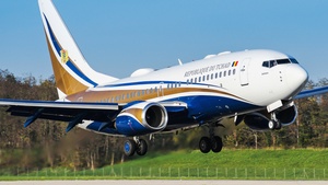 Photo of TT-ABD - Boeing 737-74Q(BBJ) operated by Government of Chad