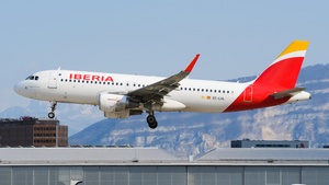 Photo of EC-LUL - Airbus A320-216 operated by Iberia