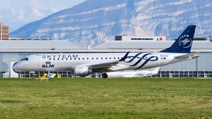 Photo of PH-EZX - Embraer ERJ-190STD operated by KLM Cityhopper