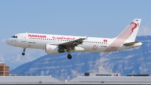 Photo of TS-IMU - Airbus A320-214 operated by Tunisair