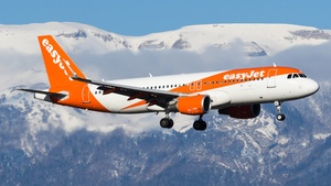 Photo of OE-INE - Airbus A320-214 operated by easyJet Europe