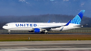 Photo of N666UA - Boeing 767-322(ER) operated by United Airlines
