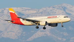 Photo of EC-LVD - Airbus A320-216 operated by Iberia