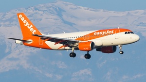 Photo of G-EZDF - Airbus A319-111 operated by easyJet